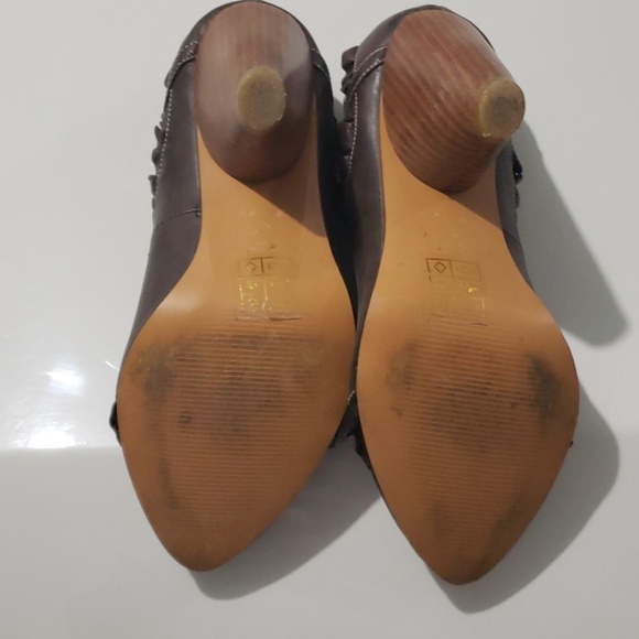 N.Y.L.A Sonia Brown Leather Heels Size 8 - Picture 7 of 7